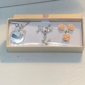 18-20” Silver Toned Necklace Earrings and Charm Set